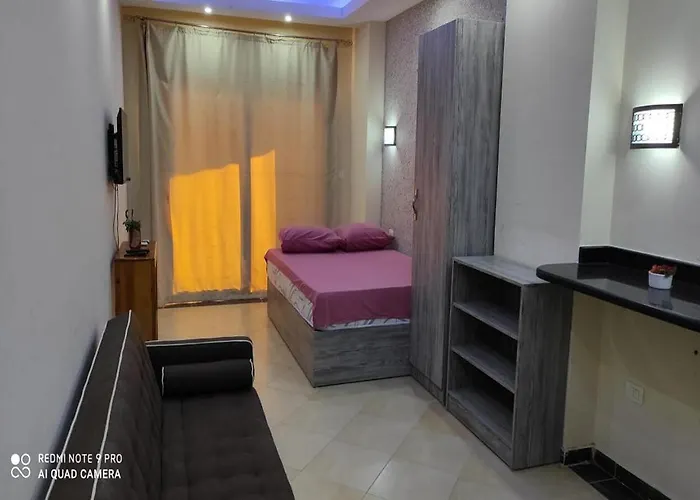 Lovely Sunny Front, Near Senzo Mall Free Wifi Apartman Gurdaka