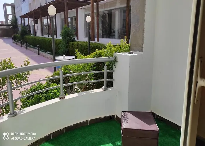 Lovely Sunny Front, Near Senzo Mall Free Wifi Apartman